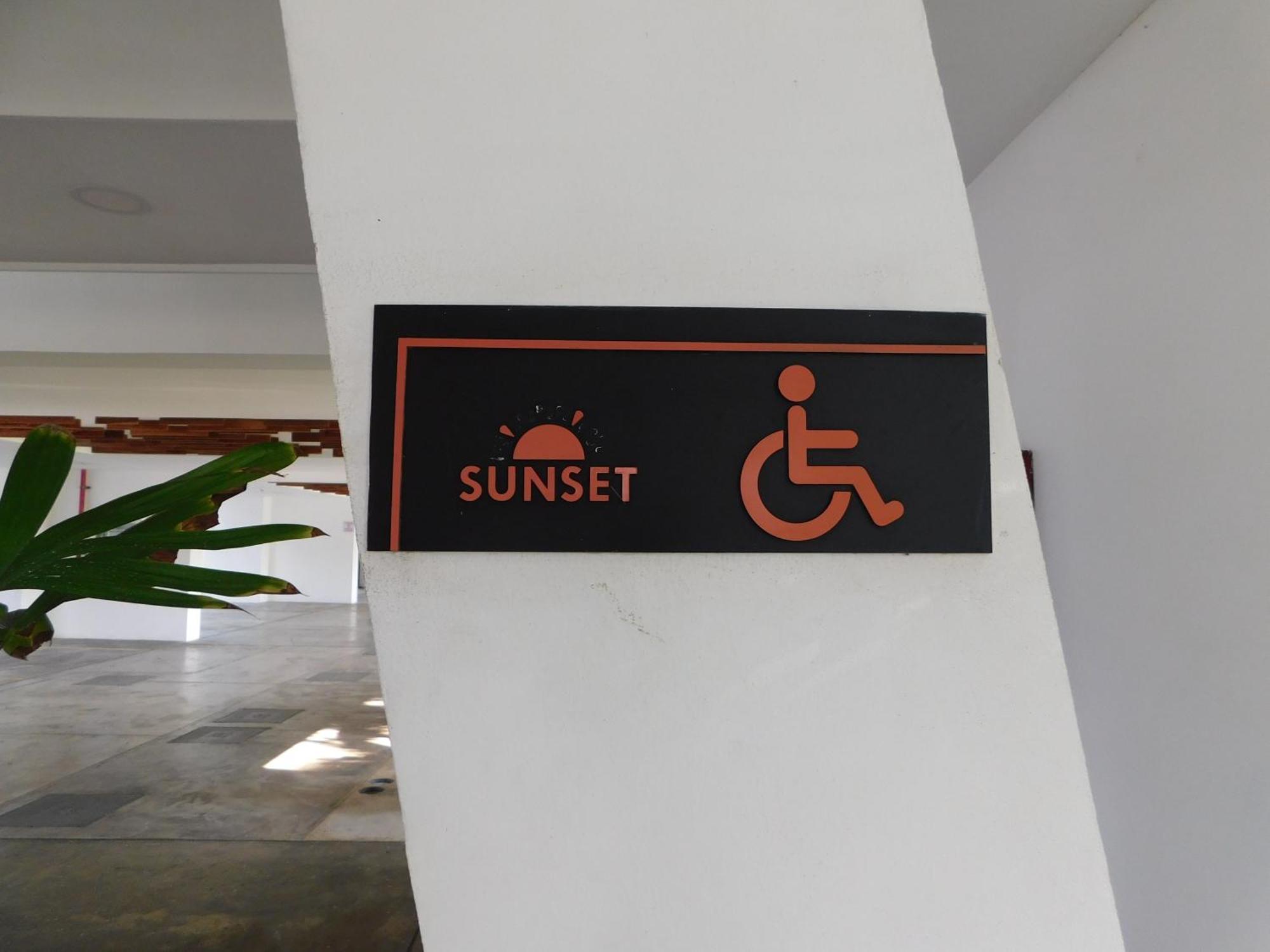 Sunset 205, Sleeps Six, Next Door To The Pool, 100M To The Beach! Jacó Buitenkant foto